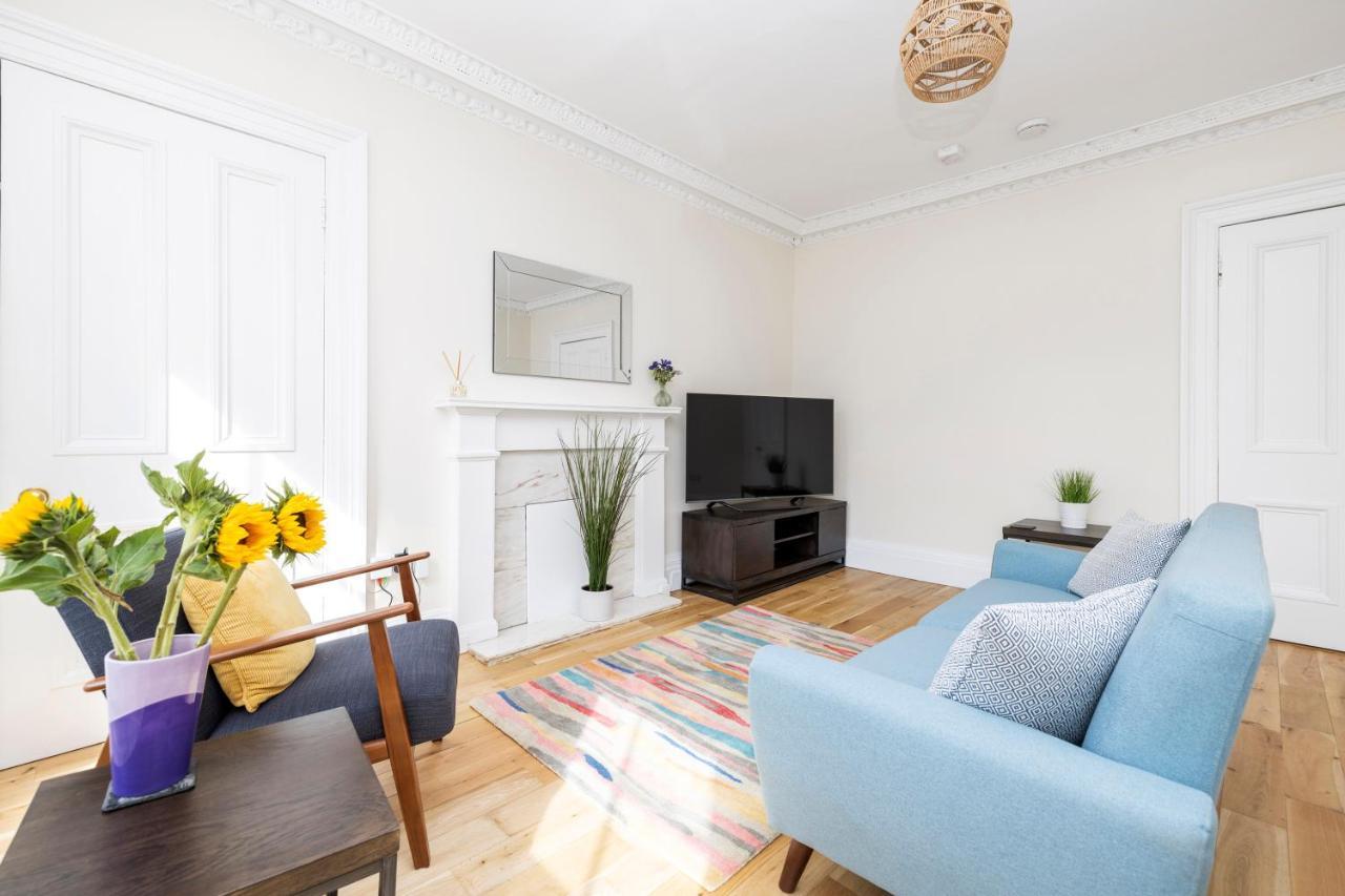 2 Bedroom Apartment On Peebles High Street Ngoại thất bức ảnh